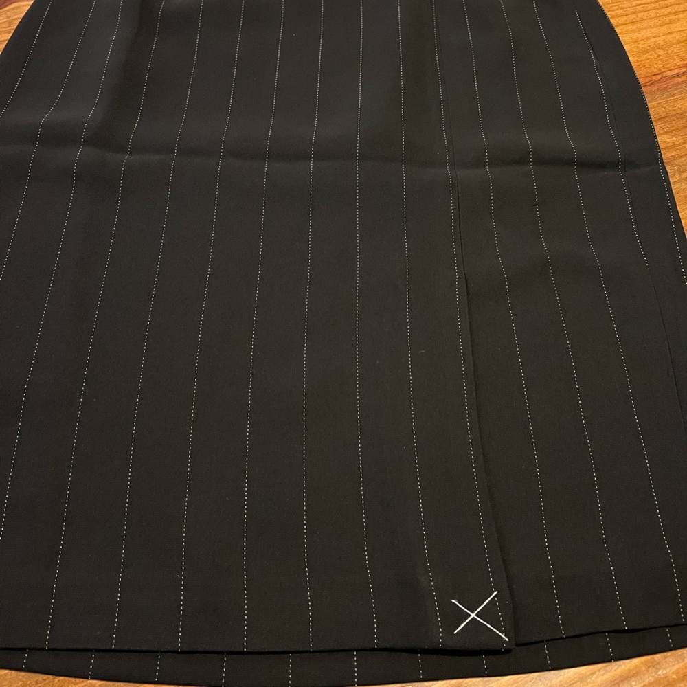 NWT | Loft black pinstripe Skirt with slit on the front. Size 8